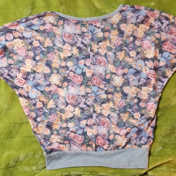 5/$25! Floral 3/4 dolmen sleeve sweatshirt - Picture 3 of 4